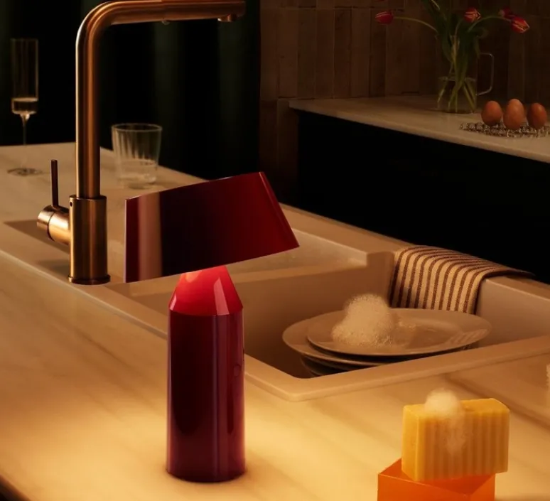 Lampe*Marset Lampe à poser, Bicoca, LED, dimmable, , H22,5cm - rouge