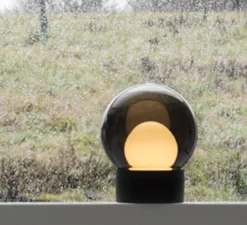 Lampe*Pulpo Lampe à poser, Boule Small, , 2700K, 806lm, H35,5cm - verre fumé, gris