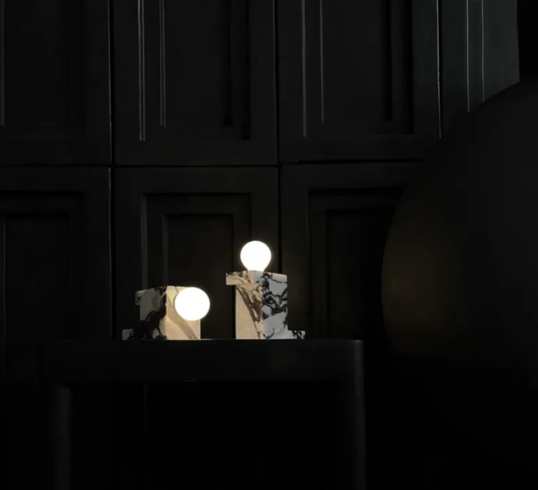 Lampe*101 Copenhagen Lampe à poser, Brick Low, , L14cm, H7,5cm - Marbre blanc