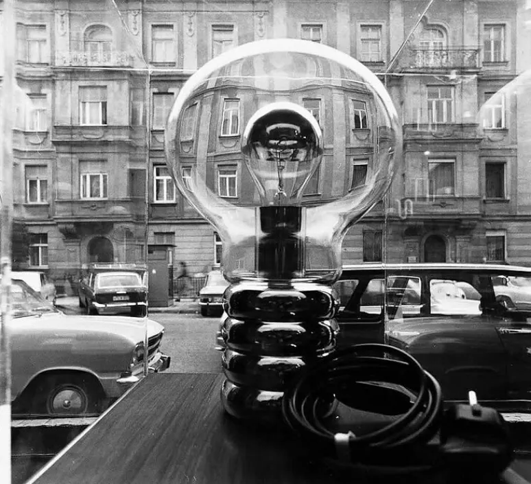 Lampe*Ingo Maurer Lampe à poser, Bulb, , Ø20cm, H30cm - gris