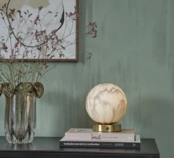 Lampe*It's about Romi Lampe à poser, Carrara, Finition , Ø16cm, H18cm - Marbre blanc, laiton