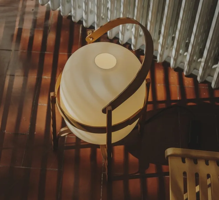 Lampe à poser, Cesta, bois, Ø33cm, H57cm - Santa & Cole