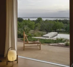 Lampe*Santa & Cole Lampe à poser, Cesta Metallica, , Ø35cm, H51cm - métal et bois, poignée cuir