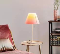 Lampe à poser, Costanzina, abat-jour rose avant-gardiste, pied aluminium, Ø26cm, H51cm - Luceplan