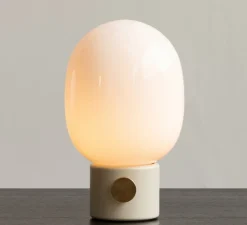 Lampe*Audo Copenhagen Lampe à poser, JWDA , , Ø17cm, H29cm - blanc albâtre, opalin brillant