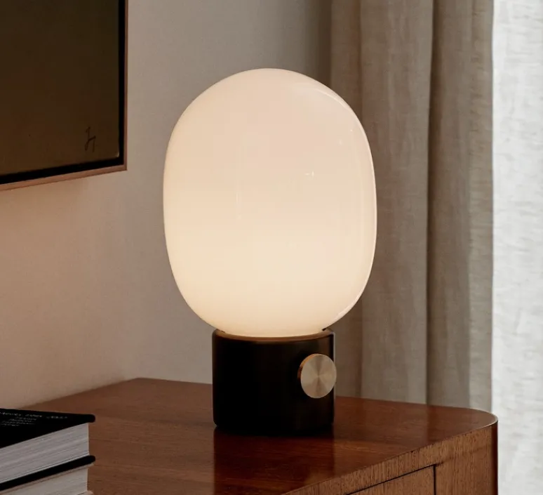 Lampe*Audo Copenhagen Lampe à poser, JWDA , , Ø17cm, H29cm - bronze, opalin brillant