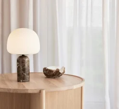Lampe*Northern Lampe à poser, Kin, , LED, dim, 2700K, 800 lm, Ø20cm, H33cm - blanc mat, marbre marron
