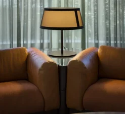 Lampe*Tooy Lampe à poser, Lilly, 558.32, , Ø50cm, H60cm - noir texturé, tissu beige et maille noire