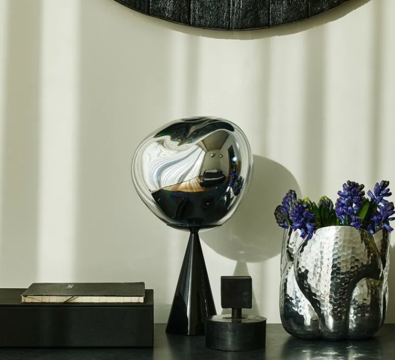 Lampe*Tom Dixon Lampe à poser, Melt Cone Fat, , LED, dim, 3000K, 800 lm, Ø25cm, H46,5cm - argent