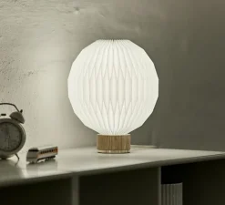 Lampe à poser, Model 375, abat-jour papier, réédition d'Esben Klint, blanc, Ø18cm, H21cm - Le Klint
