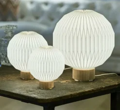 Lampe à poser, Model 375, abat-jour papier, réédition d'Esben Klint, blanc, Ø18cm, H21cm - Le Klint