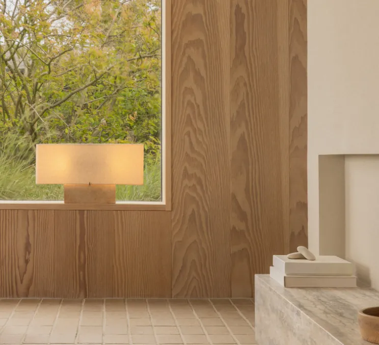 Lampe à poser, Nonna, Travertin, abat-jour sable, L56,5cm, H30cm - Audo Copenhagen