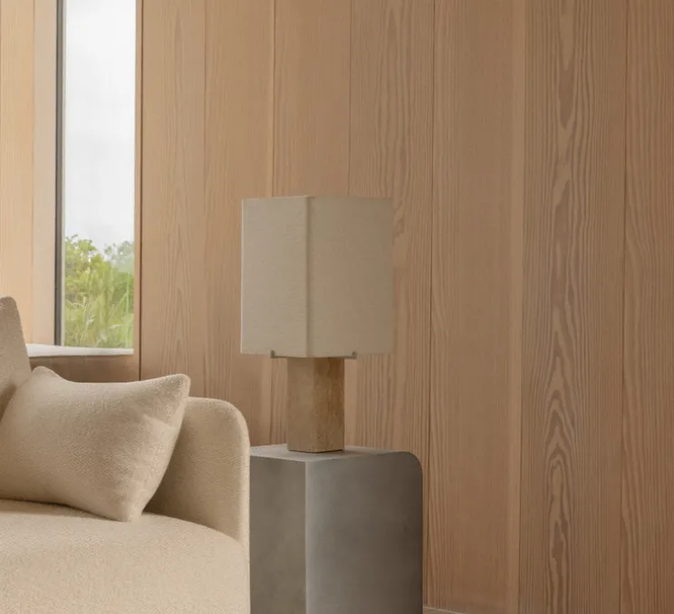 Lampe à poser, Nonna, Travertin, abat-jour sable, Ø23,5cm, H49cm - Audo Copenhagen