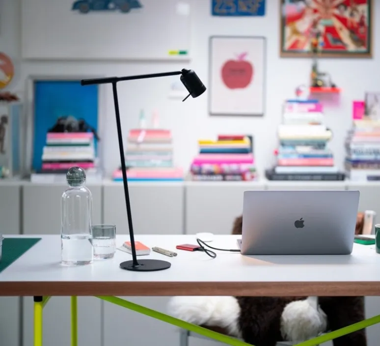 Lampe*Tonone Lampe à poser, One + Desk, , LED, dim, 2700K, 245 lm, L38cm, H57,7cm - noir