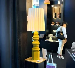 Lampe*Mullan Lighting Lampe à poser, Safi, , Ø50cm, H138cm - jaune moutarde, abat-jour en tissu