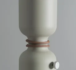 Lampe à poser, Spotlight Volumes, C/C, marron sauge, Ø13cm, H40cm - A-N-D