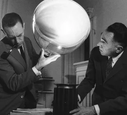 Lampe à poser, Taccia PMMA, noir, LED, 2700K, 1400lm, Ø49,5cm, H64,5cm - Flos