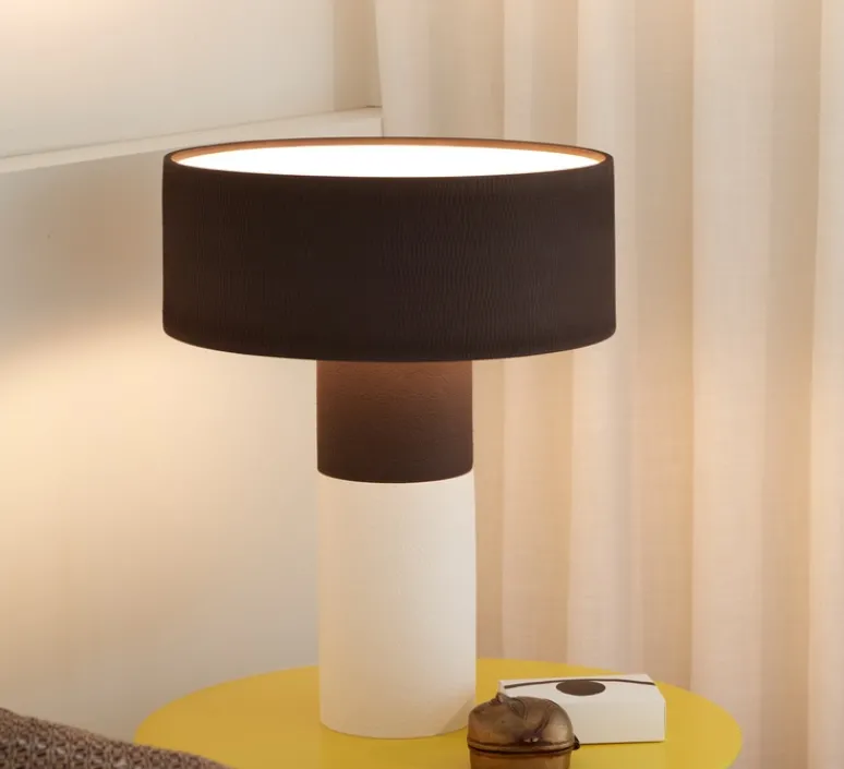 Lampe*Pott Lampe à poser, Terra Big, , IP44, LED, dim, 2700K, 1000 lm, Ø37,2cm, H48,2cm - chocolat/carve, chocolat/sablé, blanc/sablé