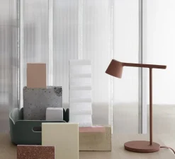 Lampe*Muuto Lampe à poser, Tip, , LED, 2700K, 848lm, L16cm, H40cm - brun cuivré