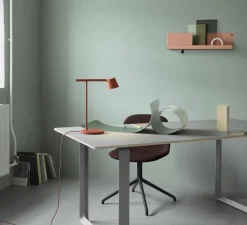 Lampe*Muuto Lampe à poser, Tip, , LED, 2700K, 848lm, L16cm, H40cm - brun cuivré
