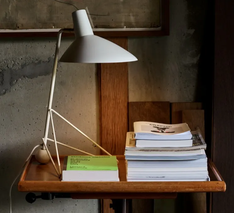 Lampe à poser, Tripod HM9, blanc mat, L26cm, H45cm - Andtradition