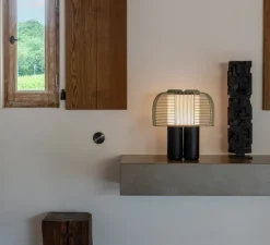 Lampe*DCW éditions Paris Lampe à poser, Yasuke, , LED, dim, 2700-3400K, 1300 lm, L39,5cm, H44,3cm - noir et vert