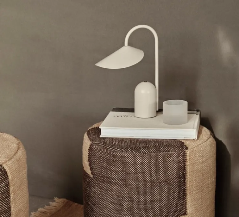 Enfants|Lampe*Ferm Living Lampe, Baladeuse, Arum, , IP44, LED, dim, 2700K, 240 lm, Ø7cm, H30cm - beige