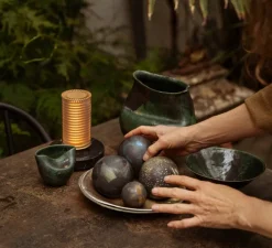 Lampe*DCW éditions Paris Lampe, Baladeuse, Frechin à table, , LED, dim, 2200K, 100 lm, Ø13cm, H16,6cm - marbre noir, finition or