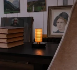 Lampe*DCW éditions Paris Lampe, Baladeuse, Frechin à table, , LED, dim, 2200K, 100 lm, Ø13cm, H16,6cm - marbre noir, finition or