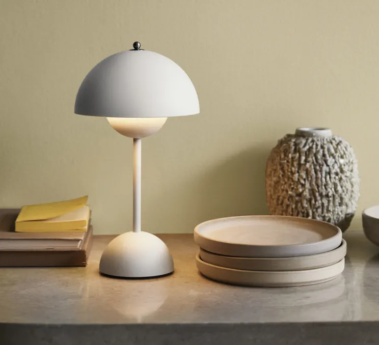 Lampe, Baladeuse, jardin, Flowerpot VP9, blanc mat, IP44, LED, dim, 2700K, 104 lm, Ø16cm, H29,5cm - Andtradition