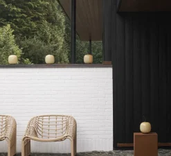 Lampe*Louis Poulsen Lampe, Baladeuse, VL 45 Radiohus, , IP44, LED, dim, 2000-2700K, lm, Ø17,5cm, H27,5cm - Laiton noir, verre brillant jaune pâle