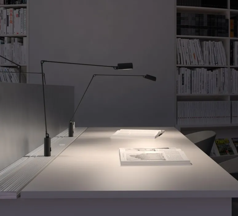 Lampe*Lumina Lampe de bureau, Daphine Cilindro Led, , LED, 2700K, 622 lm, Ø3cm, H88cm - Noir soft touch