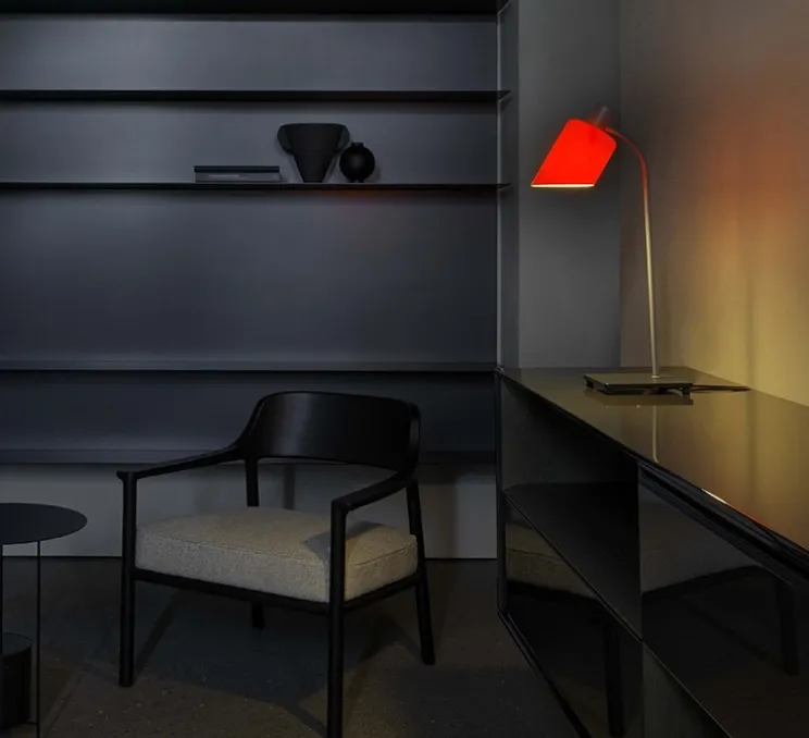 Lampe de bureau, réédition de Charlotte Perriand, rouge, L15cm, H51cm - Nemo Lighting