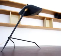 Lampe de bureau, Tripode, noir, H35cm - Serge Mouille