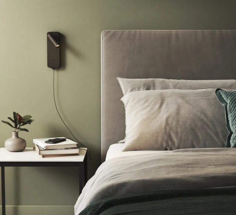 Applique*Astro Liseuse murale, Enna Surface USB, , LED, 2700K, 134 lm, L8cm, H22,5cm - noir mat