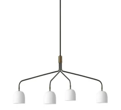 Lustre 4 bras, Howard Long, blanc, laiton, L133,6cm, H60,4cm - Gubi