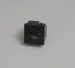 Prise*Buster & Punch Mécanisme, Buster, Simple, Prise-USB A/C Charge rapide x1, Noir, L4,5cm, H4,5cm -