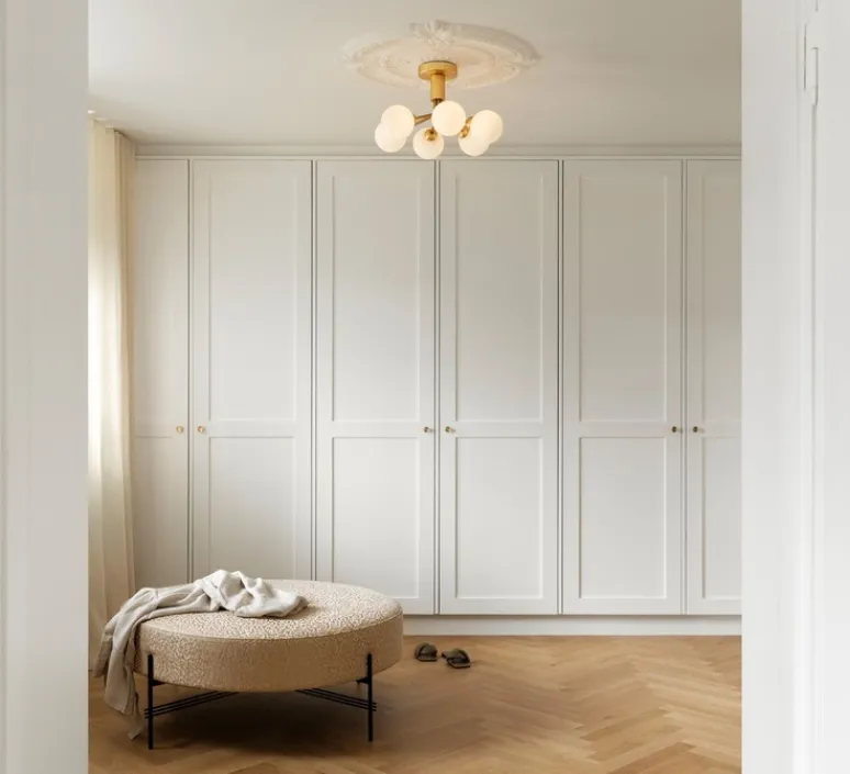 Plafonnier & Spot*Nuura Plafonnier, Apiales 6, , L50cm, H29cm - laiton, verre opalin