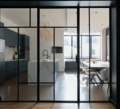 Plafonnier, Girlande 5 globes, laiton, L150cm, H40,25cm - Atelier Areti