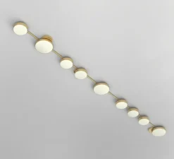 Plafonnier & Spot*Atelier Areti Plafonnier, Line, Globes and Discs 320, , LED, 2700K, lm, L279cm, H3,8cm - laiton brossé