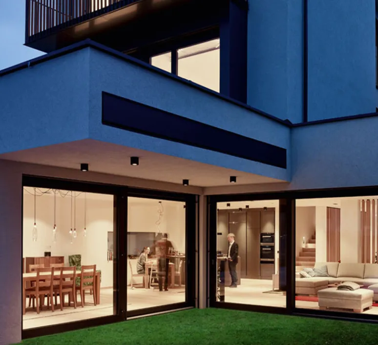 Plafonnier & Spot*Wever&Ducré Plafonnier, Ray 1.0, , IP65, LED, 3000K, 610lm, Ø11,4cm, H10cm - noir