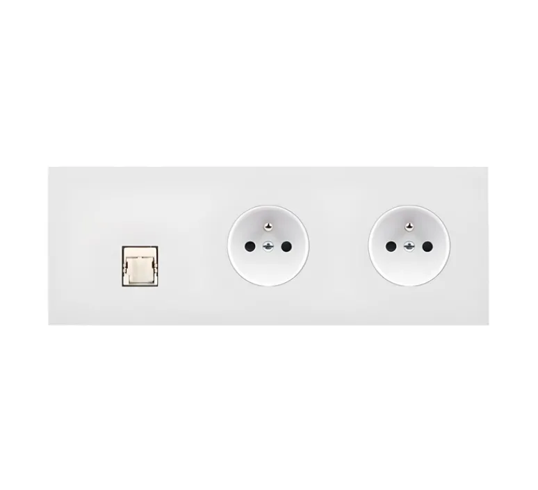 Prise*Modelec Prise, Désir, Triple horizontal, Blanc mat, Prise-RJ45 x1 et Prise-PC x2, L22,2cm, H8cm -