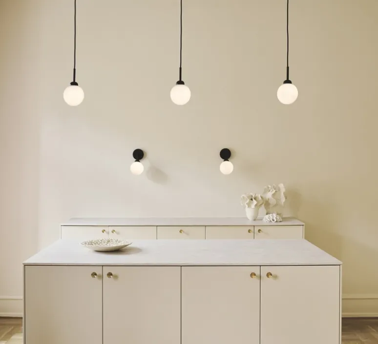 Suspension*Nuura Suspension, Apiales 1, , Ø12cm, H23,7cm - laiton, verre opalin