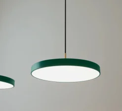 Suspension*Umage Suspension, Asteria Medium plus, , LED, 2400-2700-3000K, 1600lm, Ø43cm, H14cm - vert forêt et laiton