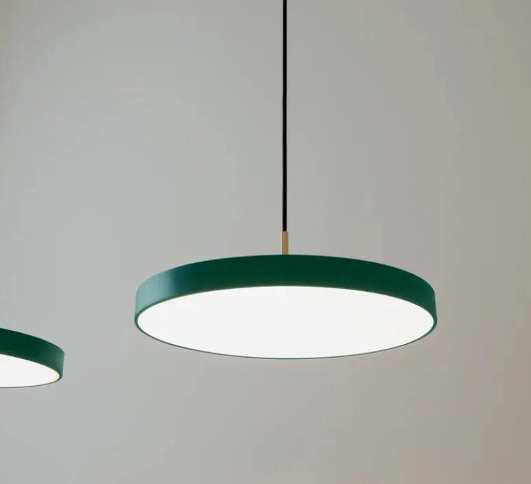 Suspension*Umage Suspension, Asteria Medium plus, , LED, 2400-2700-3000K, 1600lm, Ø43cm, H14cm - vert forêt et laiton