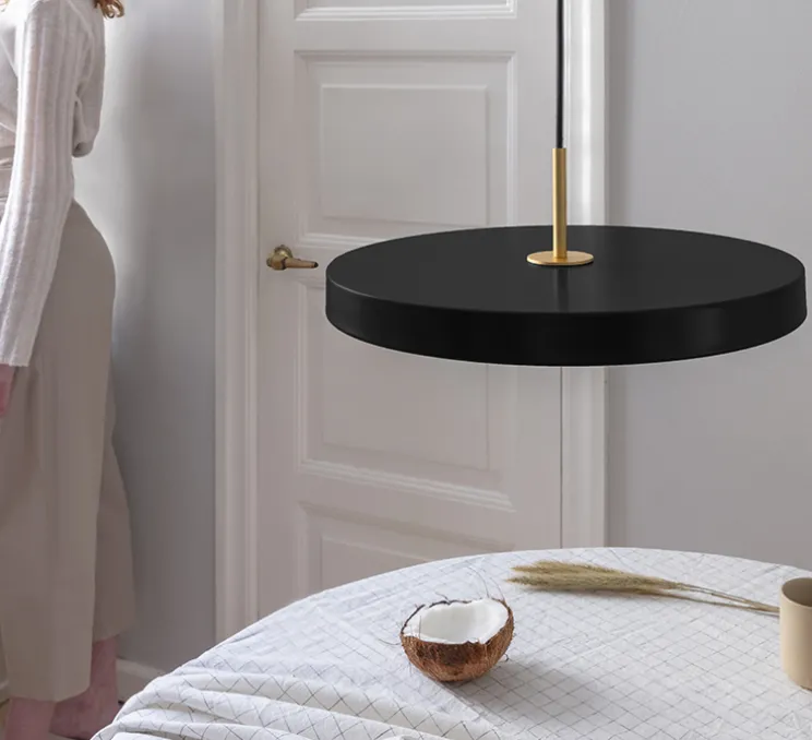 Suspension, Asteria Medium, noir et laiton, LED, 3000K, 1300lm, Ø43cm, H14cm - Umage