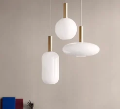 Suspension*Ferm Living Suspension, Collect Lighting, high, laiton, abat-jour sphère opal, Ø25cm, H40,6cm - laiton, opal