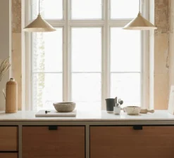 Suspension, cone shade medium, laiton brossé, Ø36cm, H12,2cm - Frama