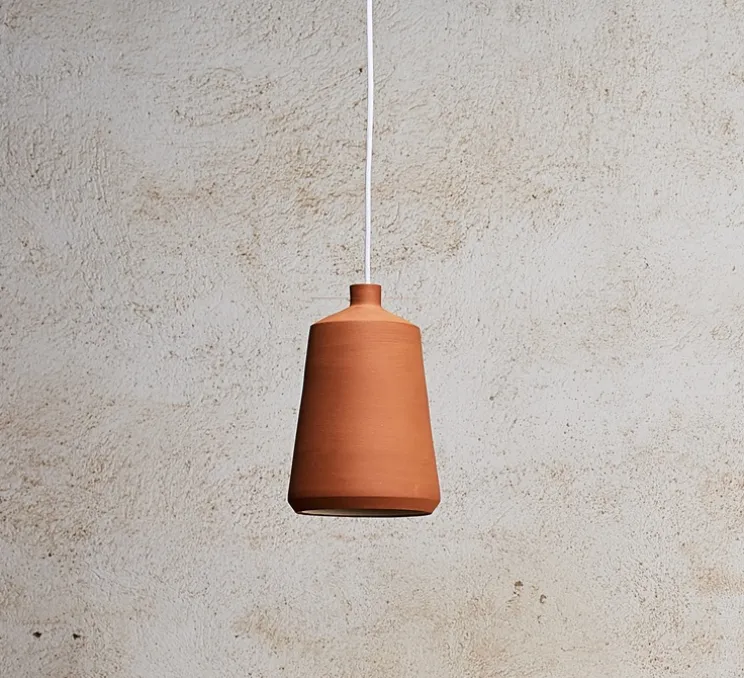 Suspension, Flame Tall, rouge mat, câble blanc, IP44, LED, dim, 2700K, 800 lm, Ø14cm, H23cm - Pott