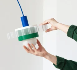 Suspension, Gigi n°3, câble bleu, vert, blanc, Ø28cm, H14,5cm - Warren & Laetitia pour Nedgis